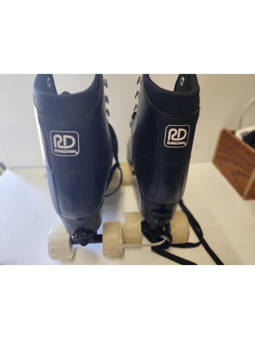 Roller Derby Black Classic Quad Roller Skates adult size 7 to 10